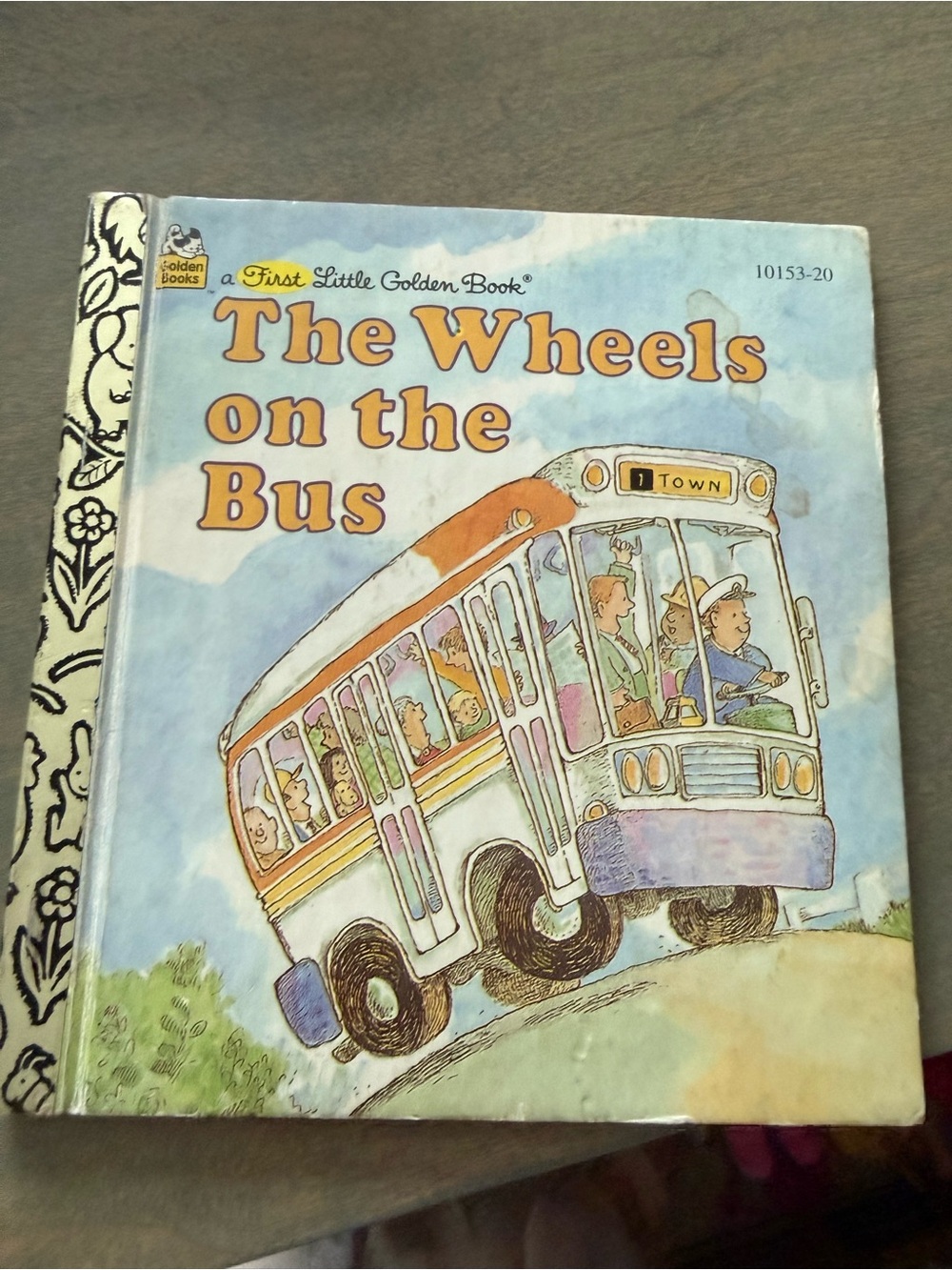 The Wheels on the Bus - Light Blue Cover Kids Book by Little Golden Books